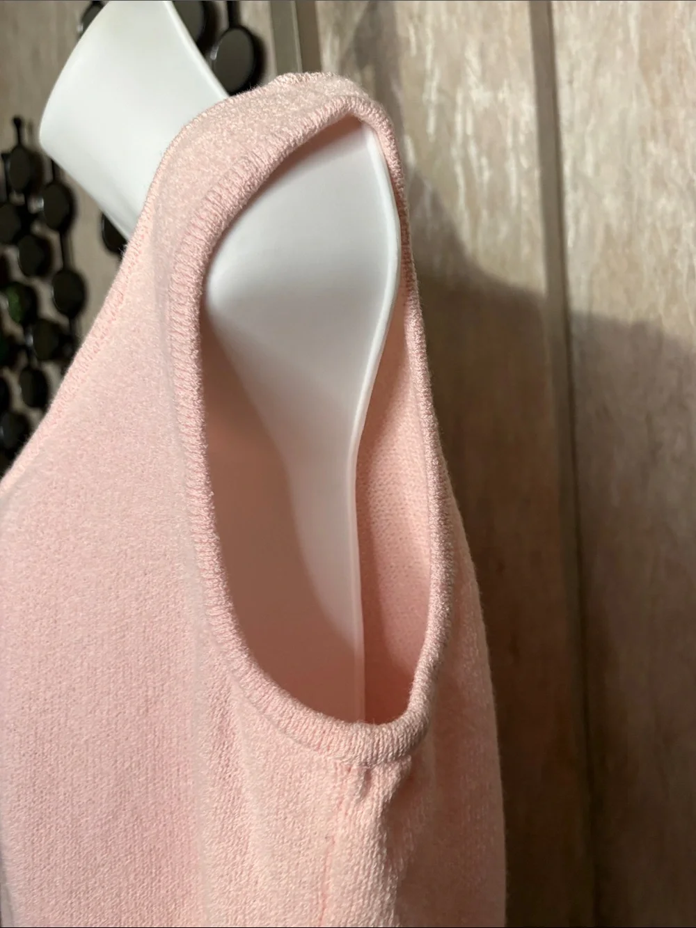St John Light Pink Knit Scoop Neck Sleeveless Top